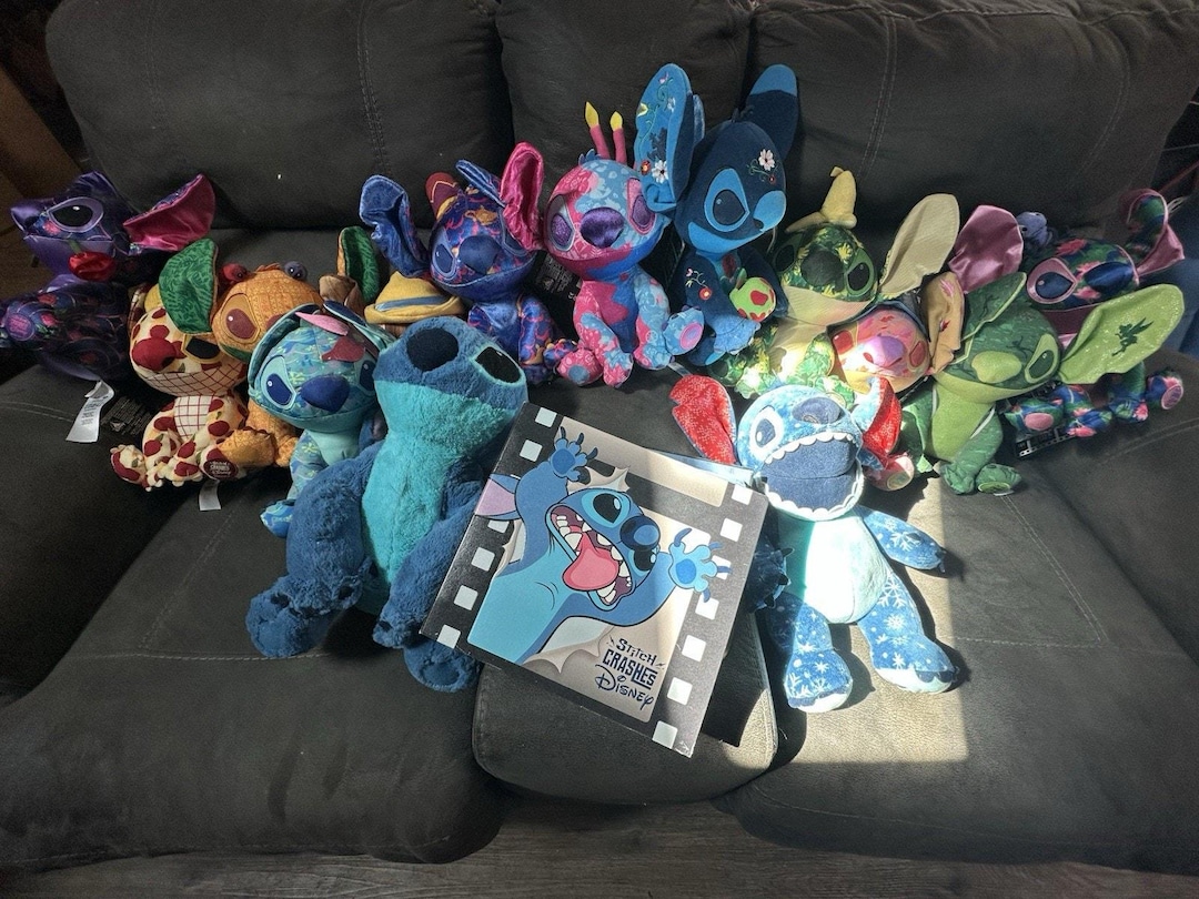 Stitch Crashes Disney Plush Full Set With Tags and Full Pin Set
