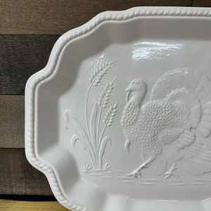Wild Turkey Cermaic Thanksgiving Platter -flaw image 3