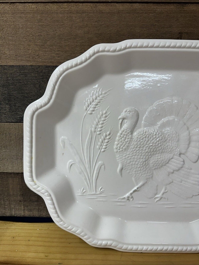 Wild Turkey Cermaic Thanksgiving Platter -flaw image 3
