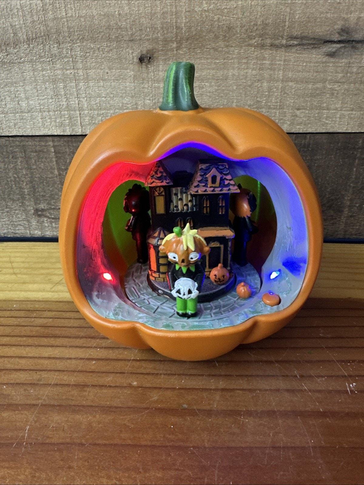 ハイドとイークのアニメーション付きハロウィーンシーンデコレーション