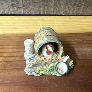 Lowell Davis &quot;Women&#39;s Work&quot; Figurine Chicken Hen Nesting in a Barrel