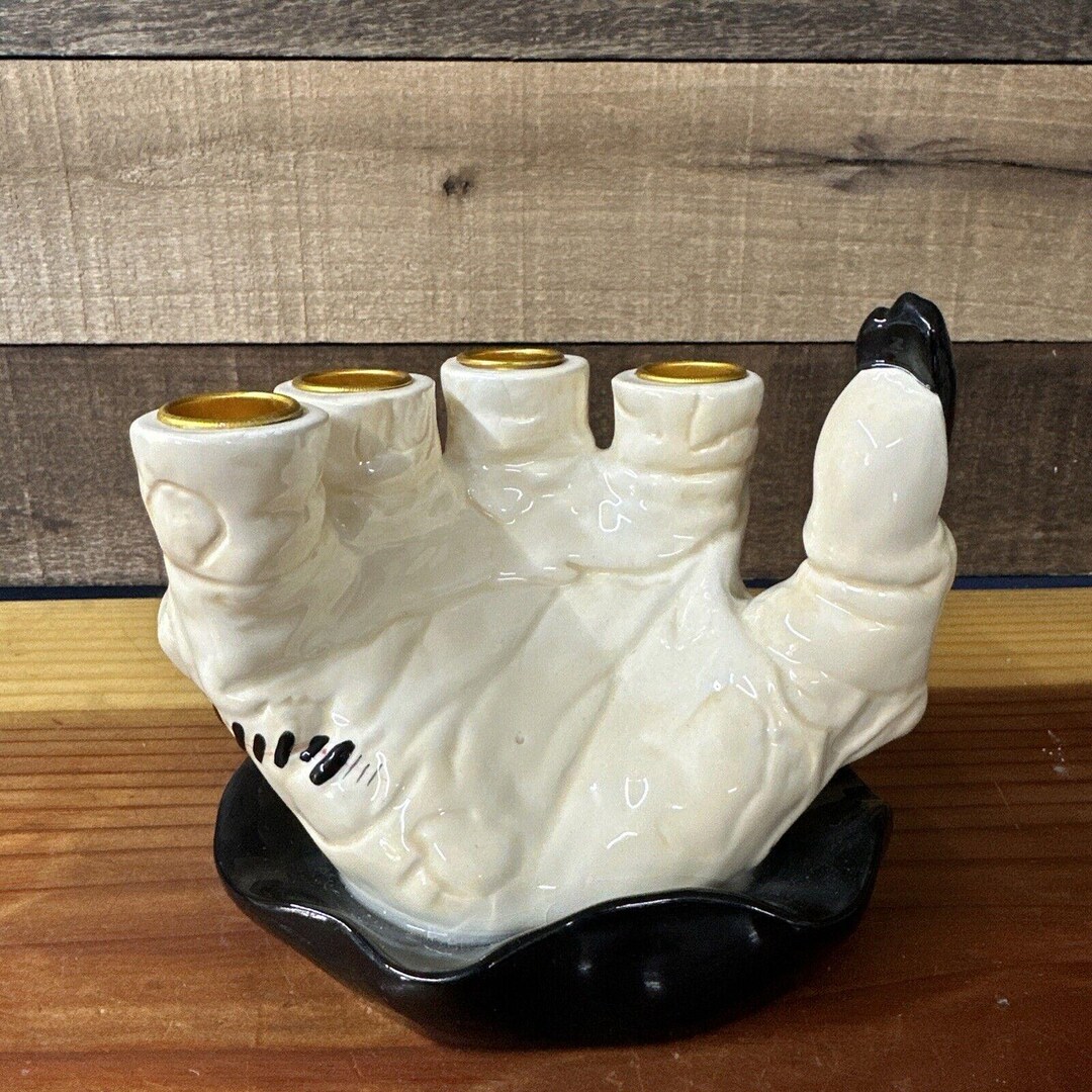 Light of Darkness Monster Hands Candle Holders 20cm main image 1