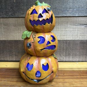 Zmieniające kolor światła Stacked Pumpkins 9”