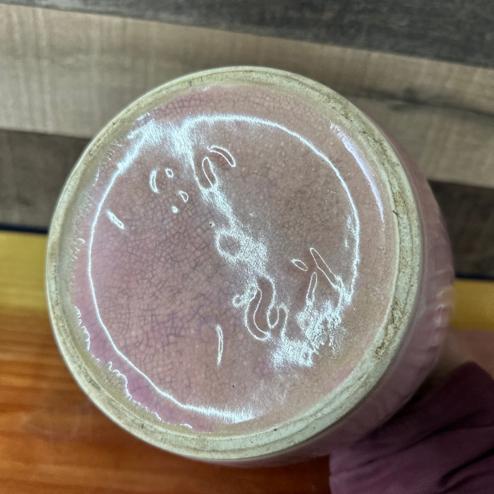 ヴィンテージのピンクのクッキージャーで祈る女性 - Etsy 日本