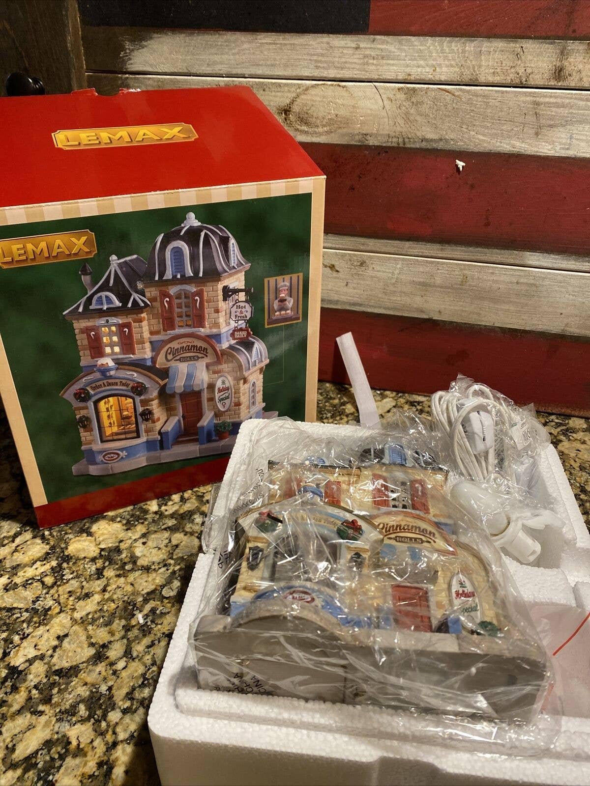 Lemax Christmas Village - Cinnamon Roll Shop - Caddington