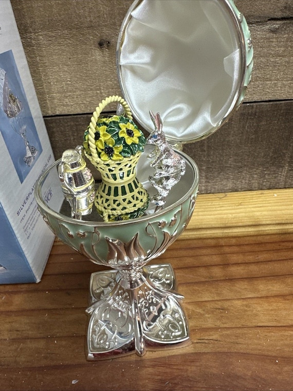 Wallace Silversmiths Musical Egg Easter Rabbit Gr… - image 4