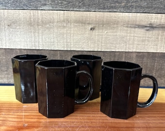 Arcoroc czarne kubki do kawy w kształcie ośmiokąta