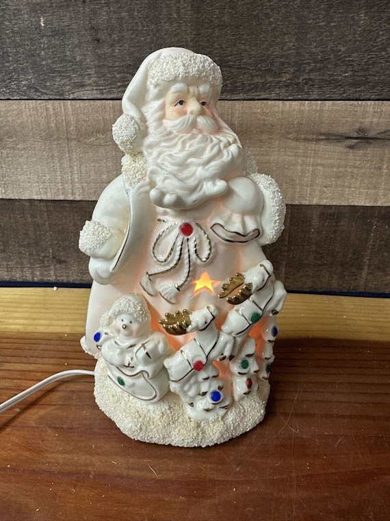 Weihnachtsmann Figur aus creme Bisquit Porzellan, 22 cm