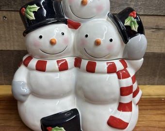 Sinterklaasplein "Tree Lot" sneeuwpoptrio kerstkoektrommel