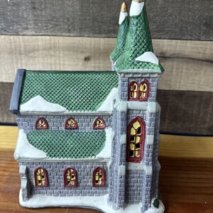 Holiday Time Vintage Victorian 2021 Lighted Village Cathedral 7.5x 10.5 zdjęcie 2