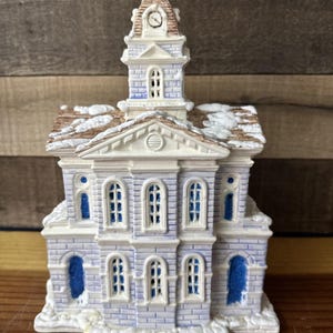 Byron Molds Ceramic Handpainted Courthouse 1984