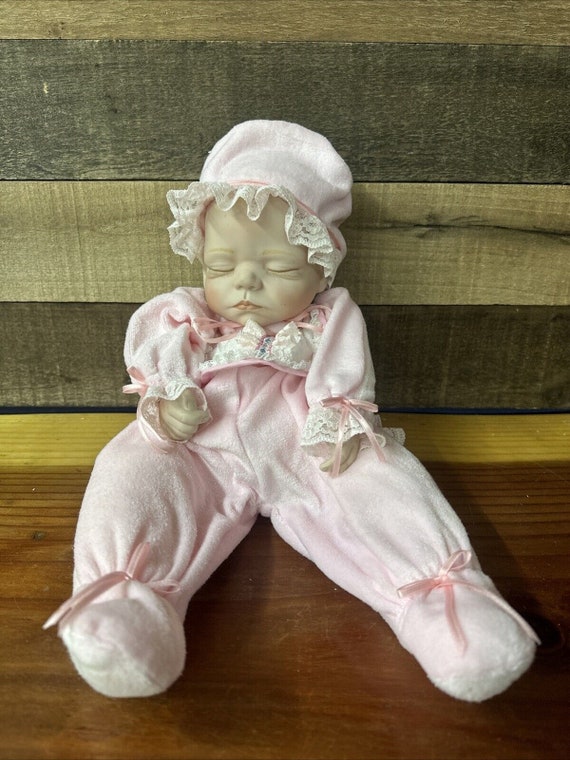 VTG Baby Doll Ashton Drake Newborn Its A Girl 1993 Joyce Wolfe