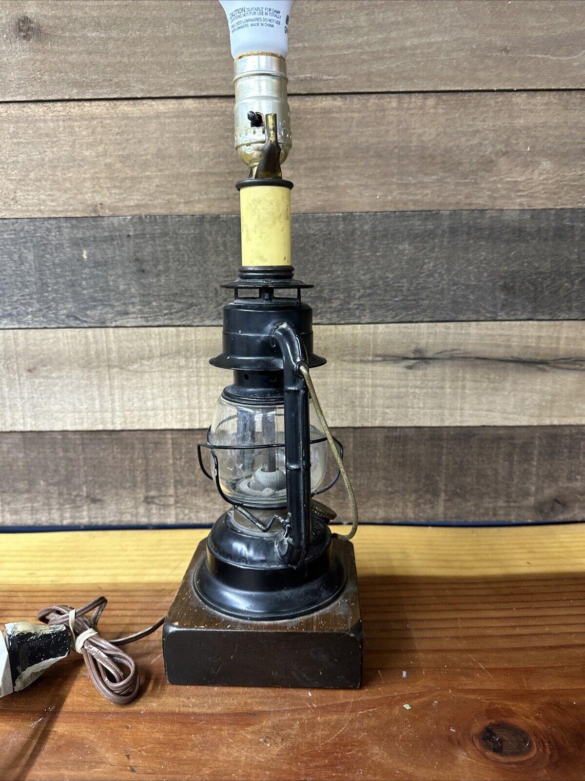 RC Ranchcraft Dietz Camping Lantern Lamp Ranch Craft Vintage Table