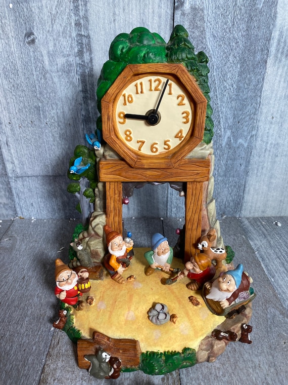 ?Vtg Disney Collectible table clock Disney | Accessories | Vtg Disney Collectible Table Clock  main image 4