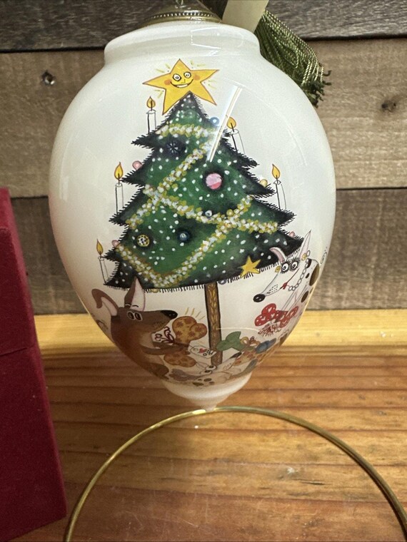 Ne Qwa Art Christmas Tree Dog Mouse Ornament Clare Mackie-stand