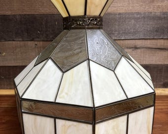 Vintage färgat slaggglas ljusskärm etsad glasfel