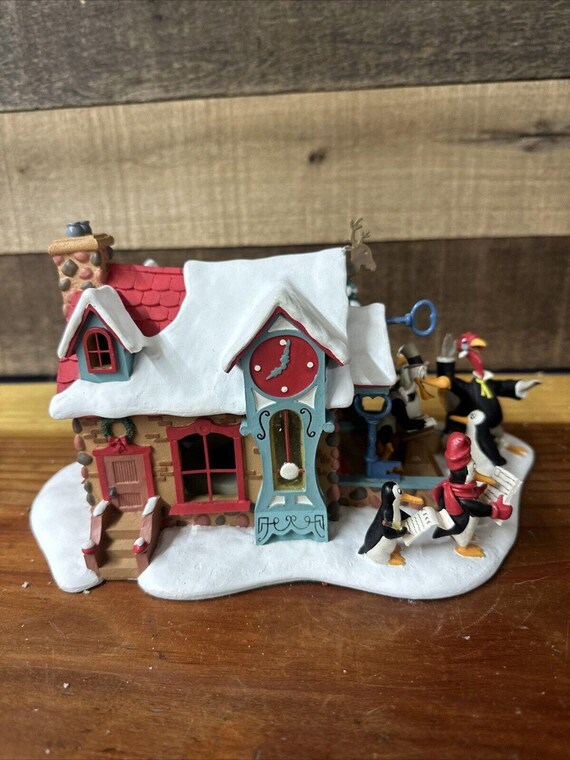 ダンバリーミント☆Winter Wonderland Danbury Mint Disney Winter Wonderland North Pole Village Hall In