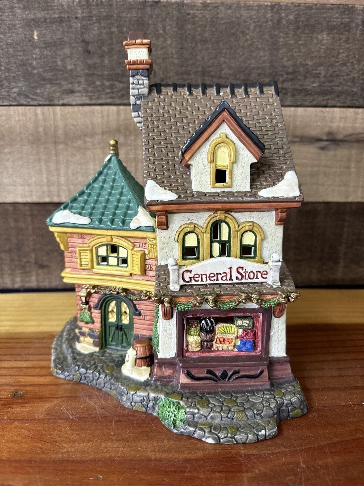 VTG Heartland Valley Village General Store Deluxe Porcelain House