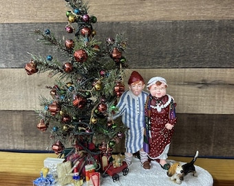 Dept 56 All Through The House Mama in her Kerchief Papa in his cap Display