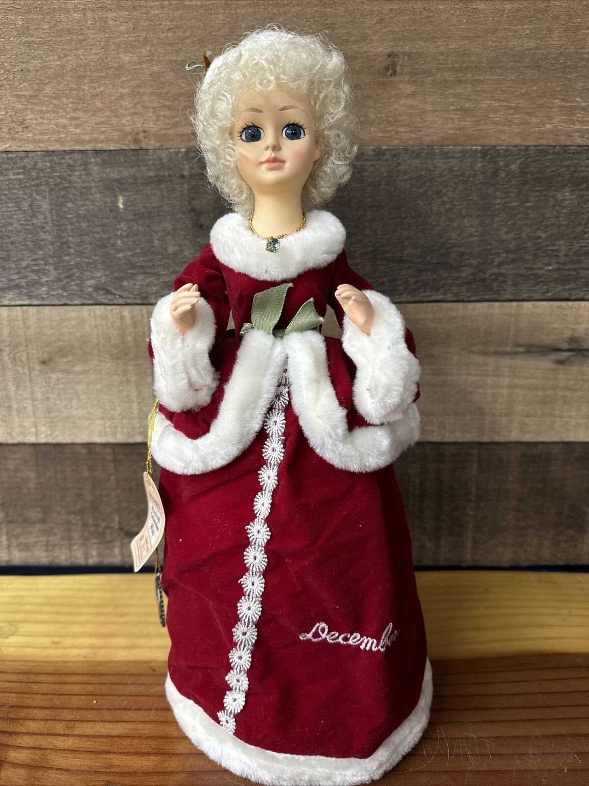 Brinns Musical Calendar Miss December Doll Plays White Christmas
