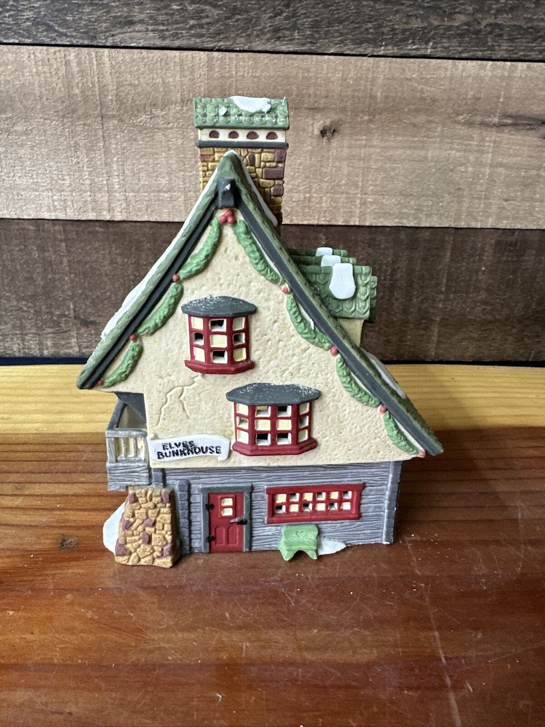 Vtg Dept 56 Elf Bunkhouse 5601-4 North Pole Series Heritage