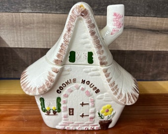 Vintage cookie house cookie jar -flaws