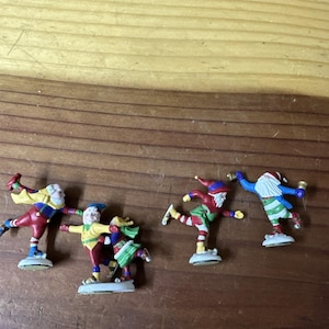 Elves on Ice 52298 Set of 4 North Pole Village Department Dept 56 In Box