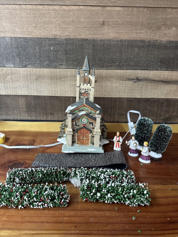 Department 56 Dickens' Village The London Gallery Lit House Department 56 \u2022 Dickens\u0027 Village | Hallmark Awesome Gifts