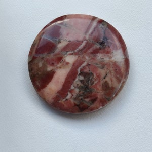 Rhodochrosite regulates and stabilises the heart beat, balances blood pressure and stimulates circulation, the kidneys image 3