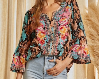Savannah Jane enbroidered top S - 3X