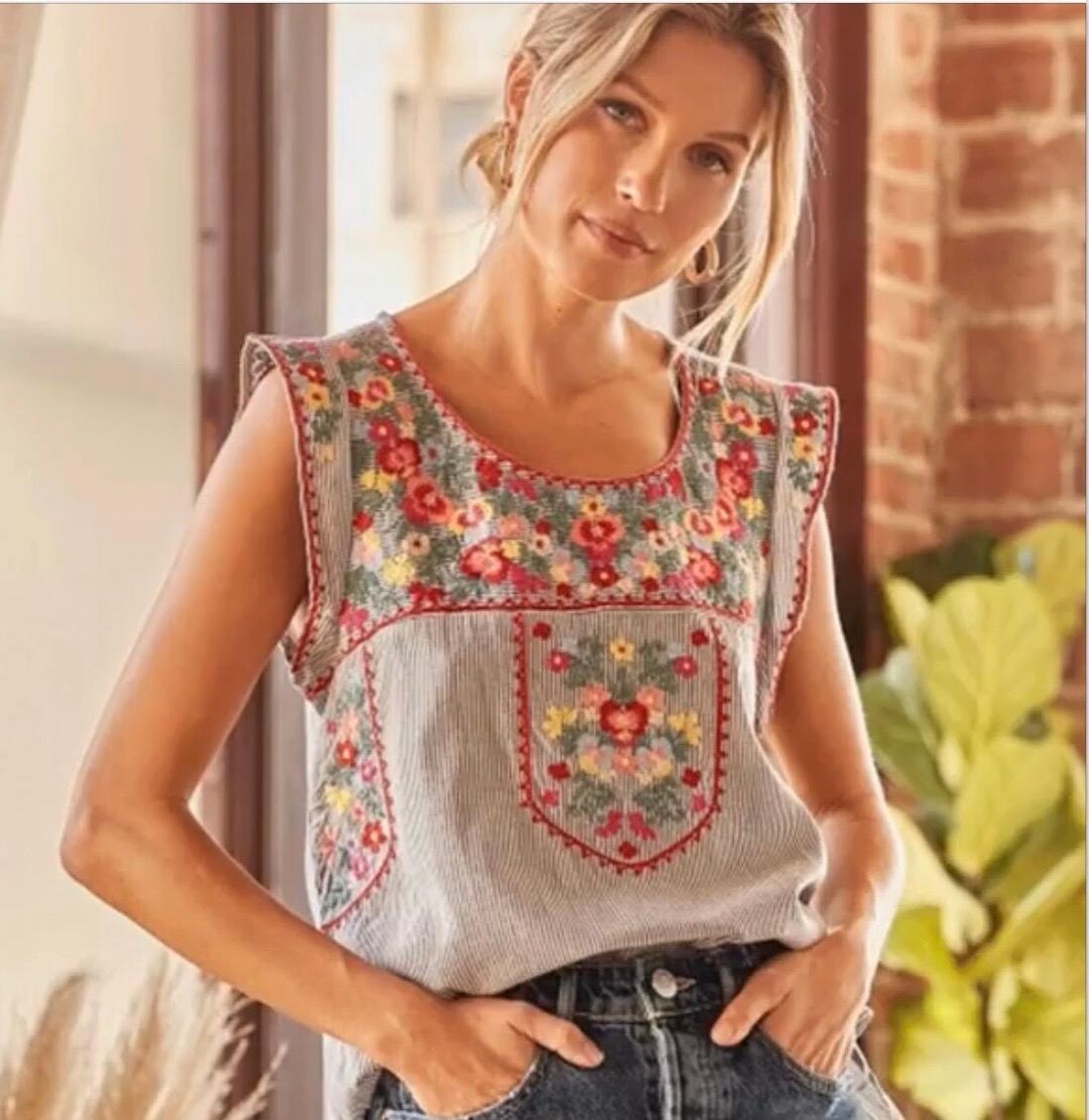 Savanna Jane - Andree’ by Unit - Embroidery Print Top