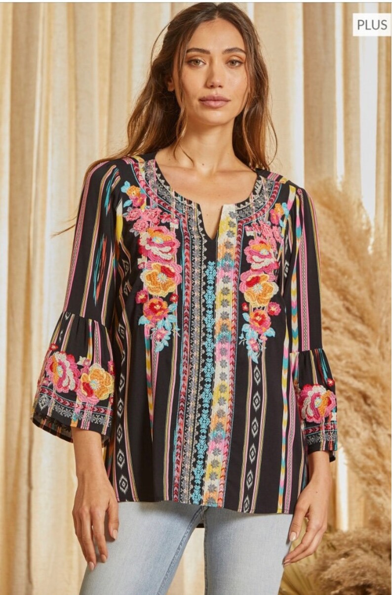 Savannah Jane Embroidered Top S 3 X Etsy