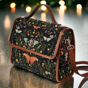Bolso tipo cartera de lona con estilo bohemio y estético Cottagecore, bolso bandolera bohemio con diseño de polilla, bolso para vestir con estilo Cottagecore, estilo boho hippie