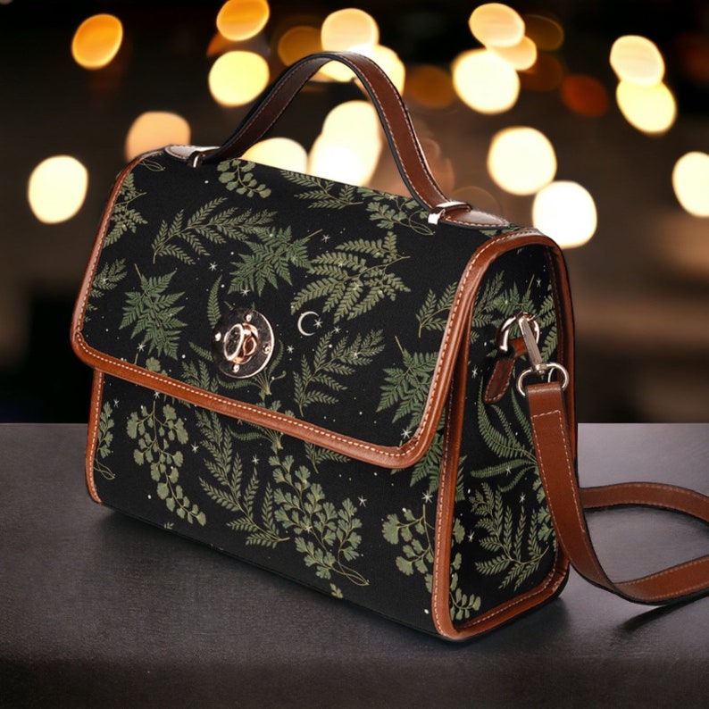 Bolso Boho Fern forest Black Canvas Satchel, bolso bandolera verde Moon, linda correa de cuero vegano Dark Cottagecore bolso con correa ajustable Brown