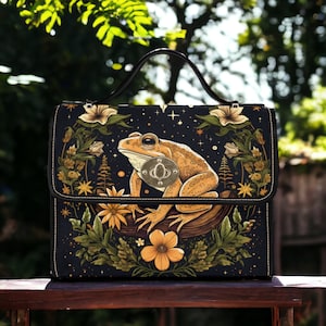 Bolso tipo cartera de lona negra Green Frog, bolso caprichoso con forma de rana de bruja, correa de cuero vegano, bolso pequeño estilo hippie bohemio y cuadrado de color negro Dark Cottagecore