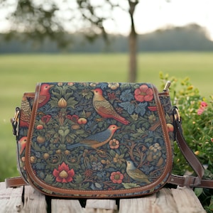 Joli sac de selle de style bohème avec oiseaux roses, sac à bandoulière rose de style victorien, cadeau d'accessoires boho hippies, cadeau de sac pour femme, sac de selle boho