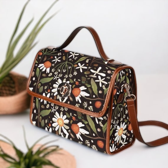 Cottagecore Daisy Boho Satchel bag, Cute women Daisy crossed body purse, cute vegan leather strap hand bag nature bag, hippies boho gift