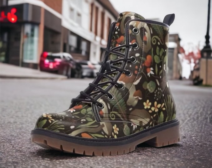 Mushroom Leather Boots, Womens Boots, Cottagecore Leather Hippie Boots, CottageCore Goblincore Witchcore Aesthetic, Cute Boho Gift Boots