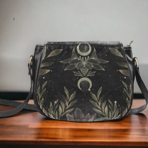 Cottagecore Moon Phases Witchy sac de selle en cuir végétalien, sac à main Witchy mystique floral croisé pour femmes, sac gothique de sorcière pour toutes les occasions
