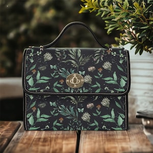 Mini sac besace Mystical Witch, sac à main Mushroom Forest Dark academia noir bordé de cuir végétalien, sac cartable en toile Cottagecore boho