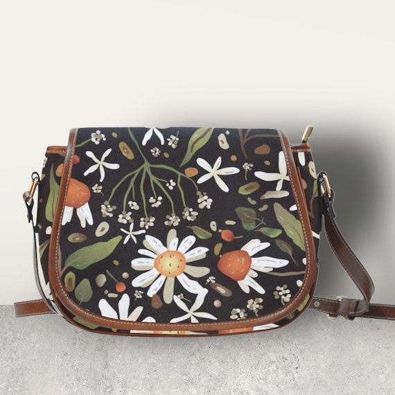 Daisy Cottagecore Vegan leather Strap saddle bag, Forest Daisy crossbody cute PU leather shoulder bag, nature floral bag hippies boho gift