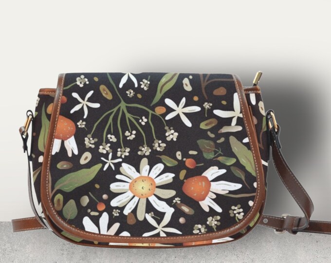 Daisy Cottagecore Vegan leather Strap saddle bag, Forest Daisy crossbody cute PU leather shoulder bag, nature floral bag hippies boho gift