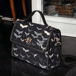 Bolso de lona estilo cottagecore con diseño de murciélagos góticos, bolso de mujer estilo cottagecore con diseño de bruja para Halloween, bolso de mano con correa de cuero vegano, bolso bohemio, regalo hippie boho