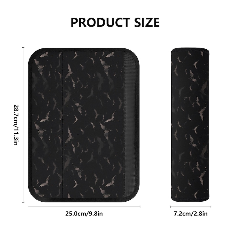 Pode incluir: Mousepad preto e cinza com um padr&atilde;o de morcegos. O mousepad mede 25 cm por 28,7 cm e tem um apoio para o pulso correspondente que mede 7,2 cm de di&acirc;metro.