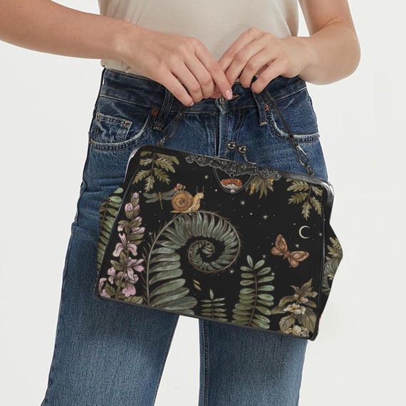 Cottagecore Forest Boho Kisslock Bag, Vegan Leather Mushroom Kisslock Purse, Witchy Crossed body Mushroom purse, goth bag, hippies boho gift