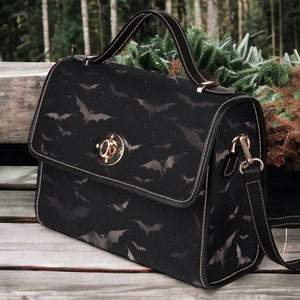 Dark Bats Boho Halloween Canvas Satchel bag, sac à main à bandoulière Cottagecore sorcière, joli sac goth avec sangle en cuir végétalien, sac à main cadeau boho hippies