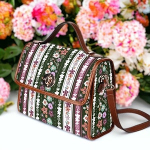 Borsa a tracolla in tela stile Cottagecore con fiori vari, borsa a tracolla boho da donna, graziosa borsa a mano con cinturino in pelle vegana, regalo boho hippy immagine 1