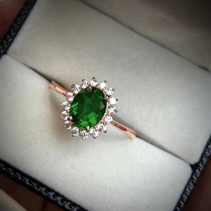 Emerald ring/ oval cut emerald ring/ 925 sterling silver ring/ may birthstone ring/ promise ring/ proposal ring/ birthday gift for her