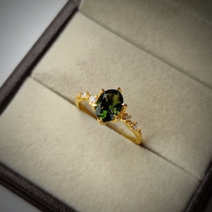 Green sapphire gemstone/ oval cut green sapphire/ 925 sterling silver ring/ engagement ring/ wedding ring/ proposal ring /promise ring