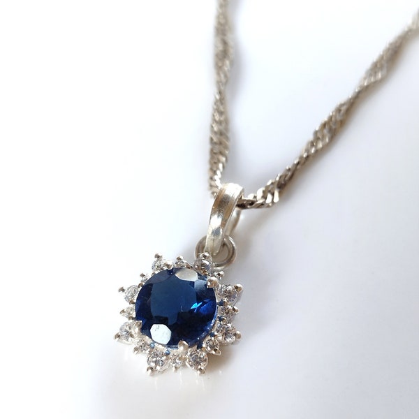 Blue sapphire gemstone pendant/ 925 sterling silver pendant/ Blue sapphire snowflake pendant/ blue sapphire jewellery/ birthday gift for her